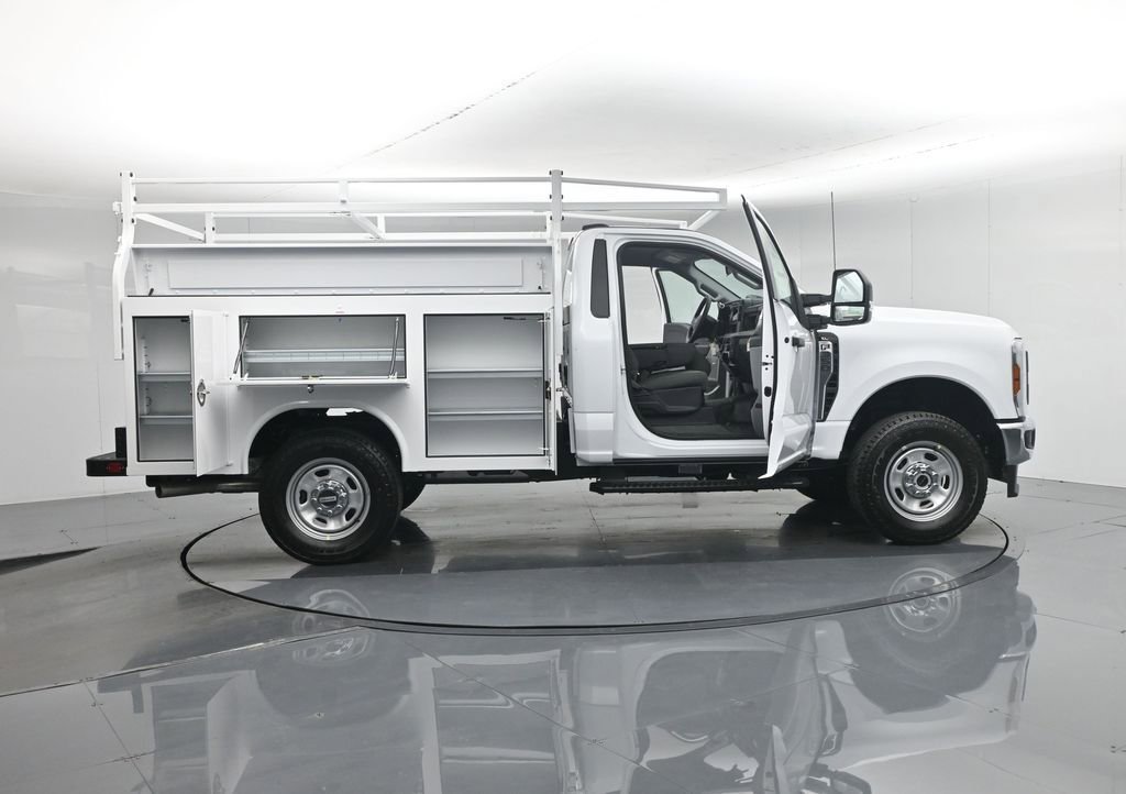 New 2026 Ford F350 XL w/ FX4 Off-Road Package image 4