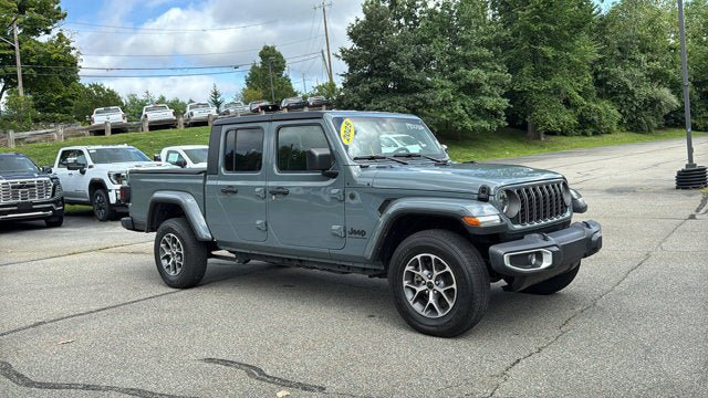 Certified 2025 Jeep Gladiator Sport AWD/4WD image 2