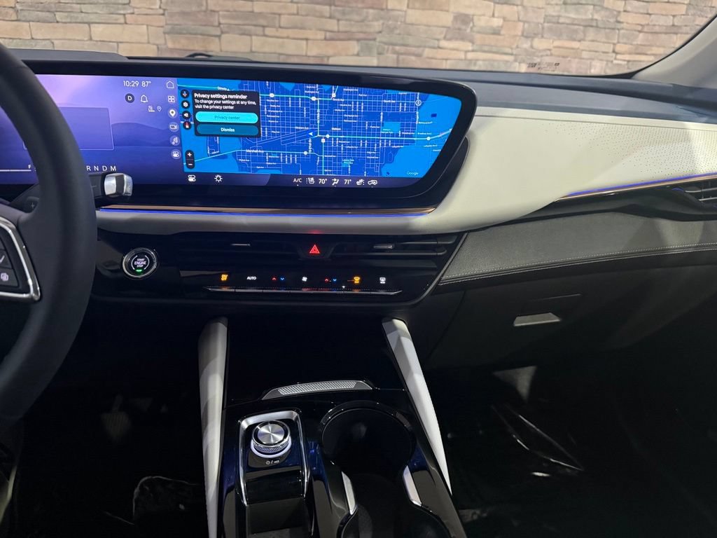 Used 2024 Buick Envision Avenir AWD/4WD image 19
