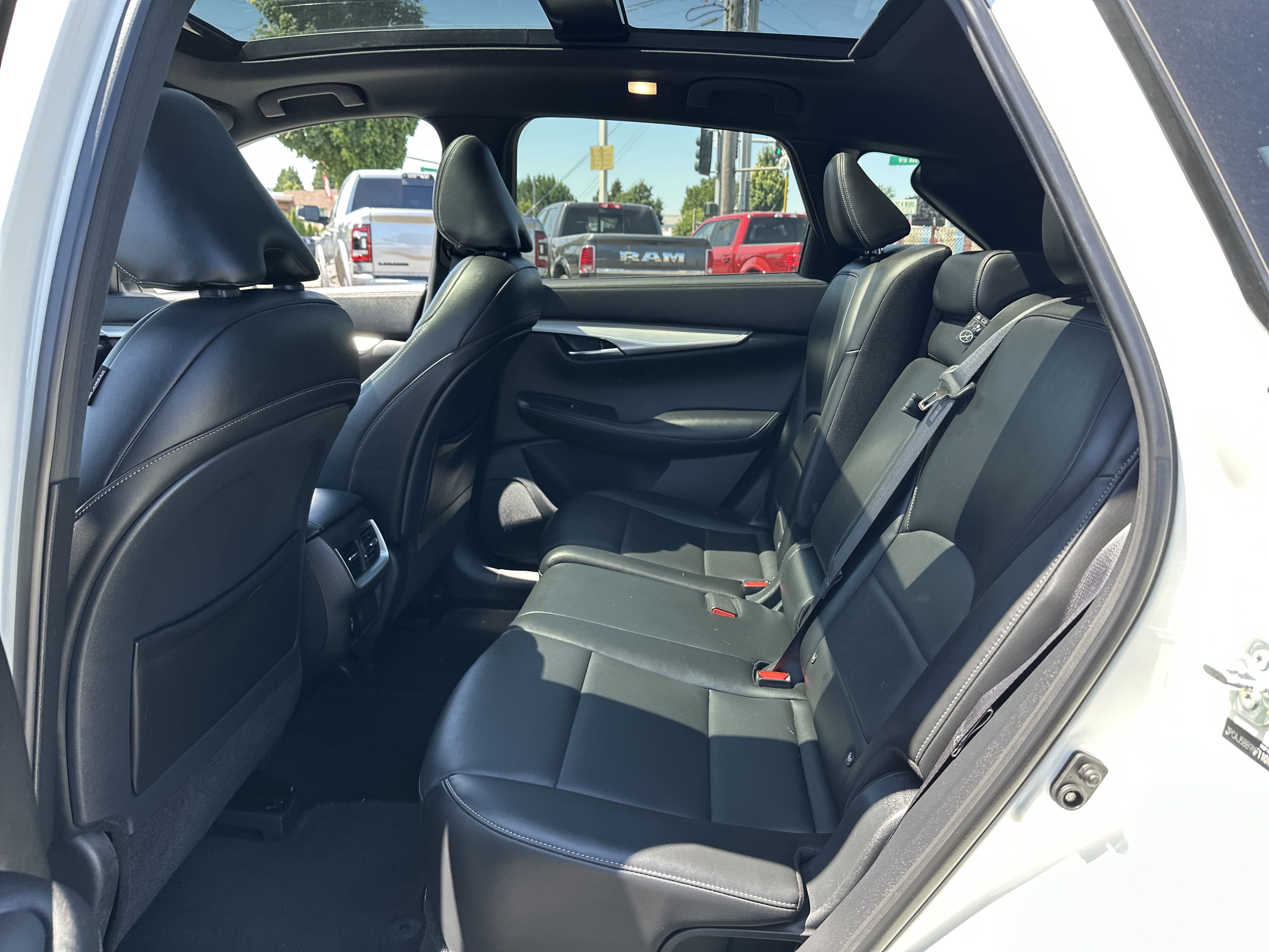 Used 2021 INFINITI QX50 Luxe w/ Appearance Package AWD/4WD image 12