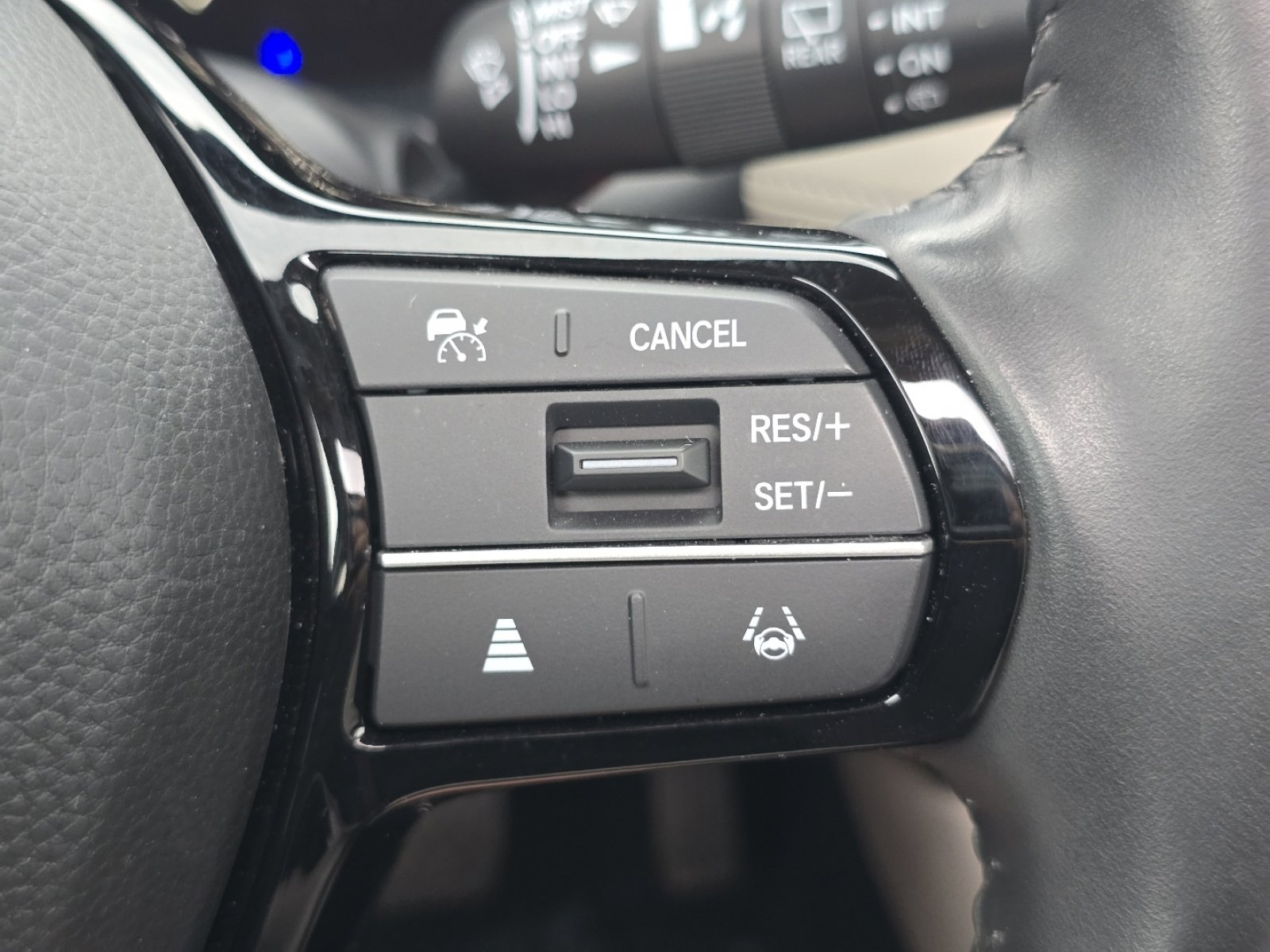 Certified 2024 Honda HR-V EX-L image 32