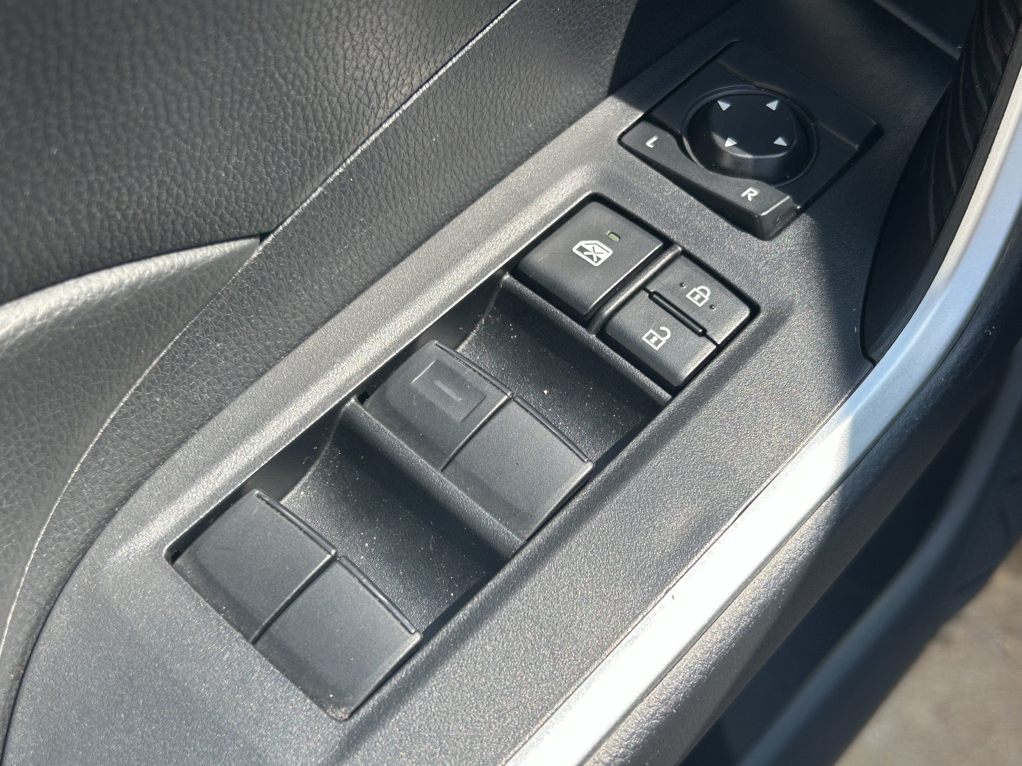 Certified 2025 Toyota RAV4 LE AWD/4WD image 16