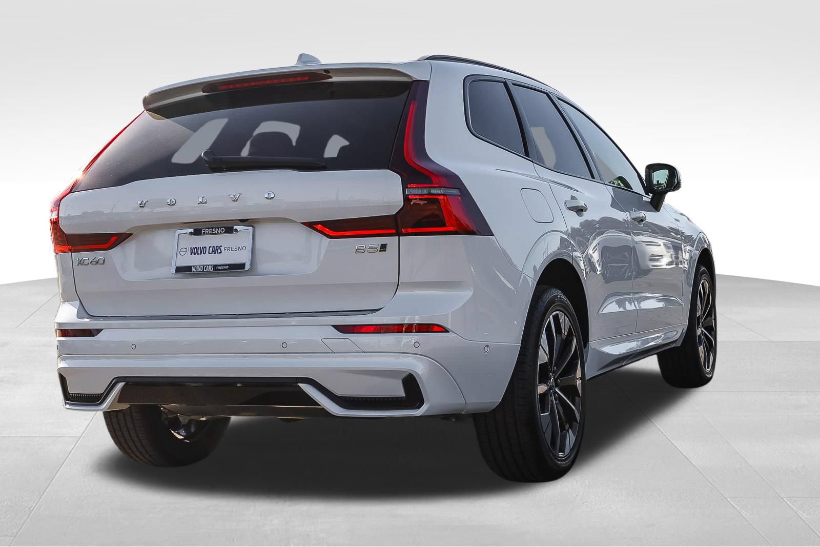 New 2026 Volvo XC60 B5 Plus w/ Climate Package AWD/4WD image 5