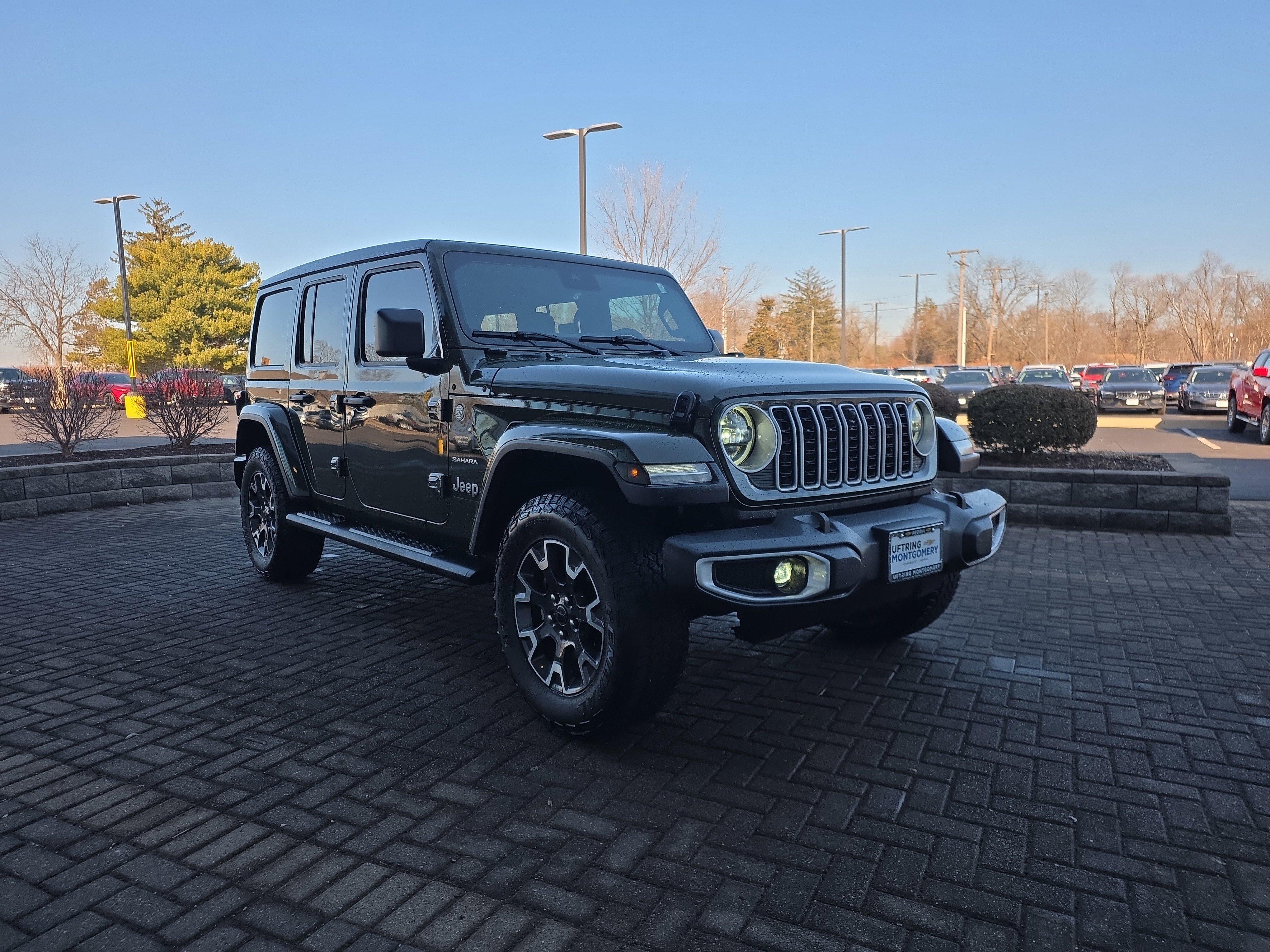 Used 2024 Jeep Wrangler Sahara w/ Technology Group image 7