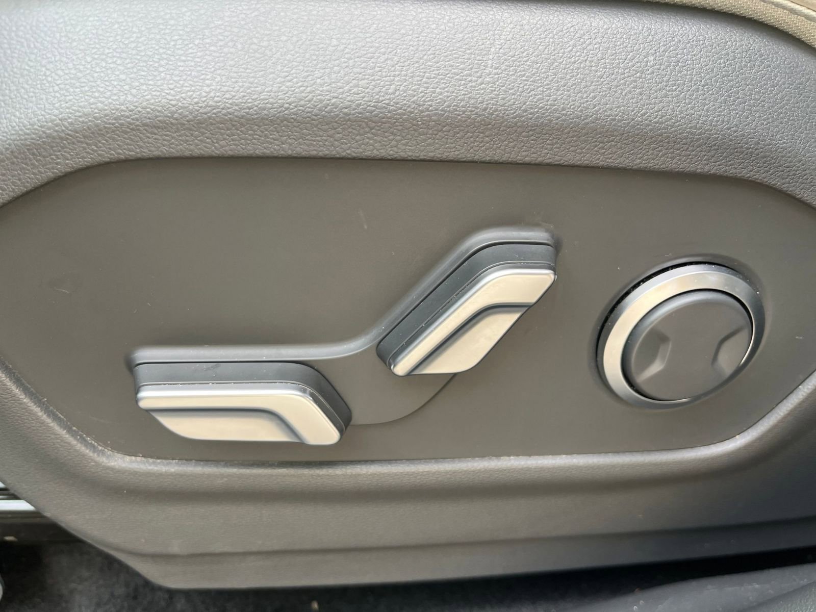 Used 2025 Hyundai Santa Fe SEL image 23