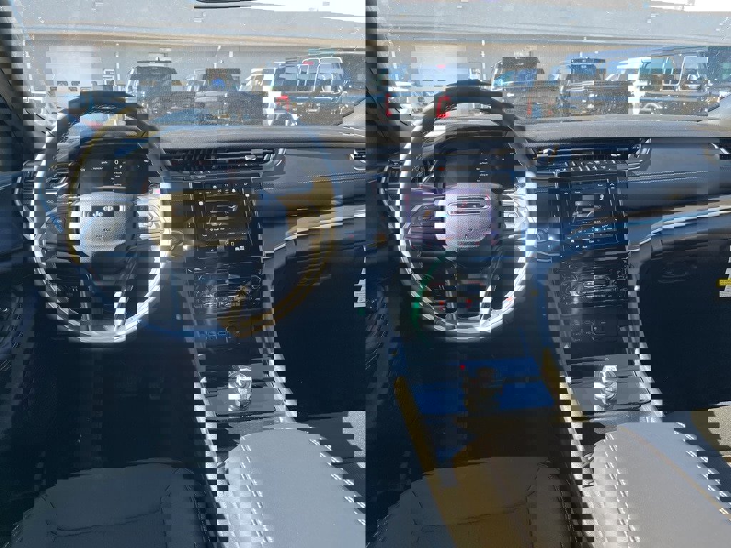 New 2025 Jeep Grand Cherokee L Laredo image 19