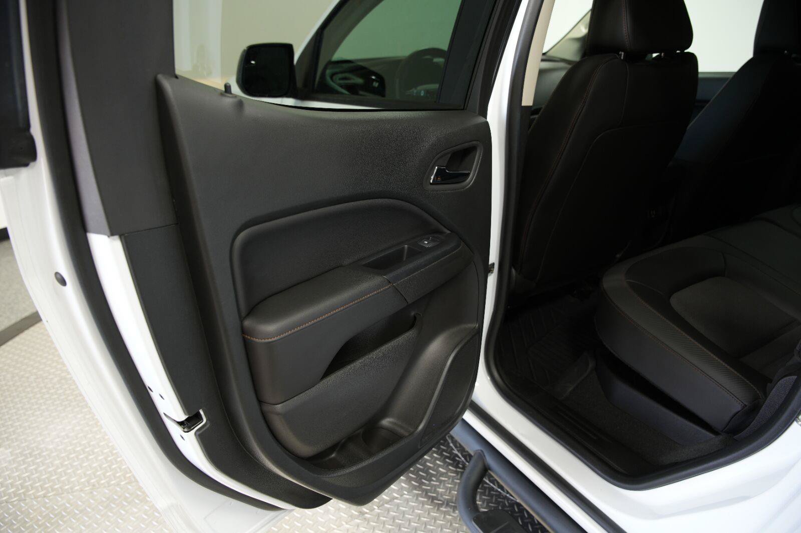 Certified 2022 GMC Canyon AT4 w/ Driver Alert Package AWD/4WD image 29