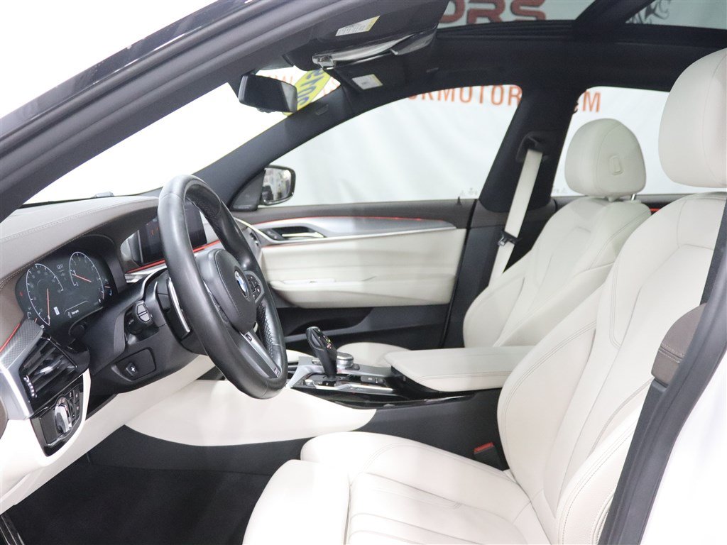 Used 2019 BMW 640i Gran Turismo xDrive w/ M Sport Package AWD/4WD image 14