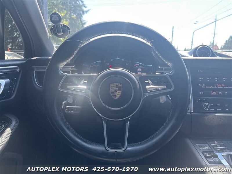 Used 2017 Porsche Macan AWD/4WD image 21