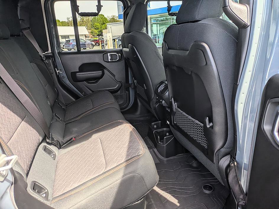 Used 2024 Jeep Gladiator Mojave w/ Safety Group image 32