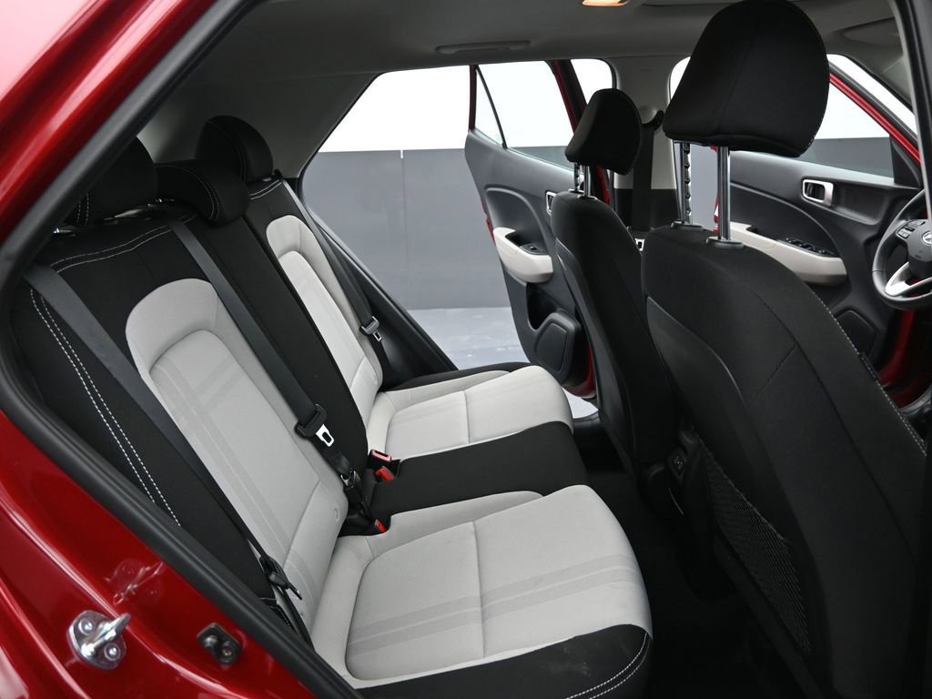 Used 2025 Hyundai Venue SEL image 47
