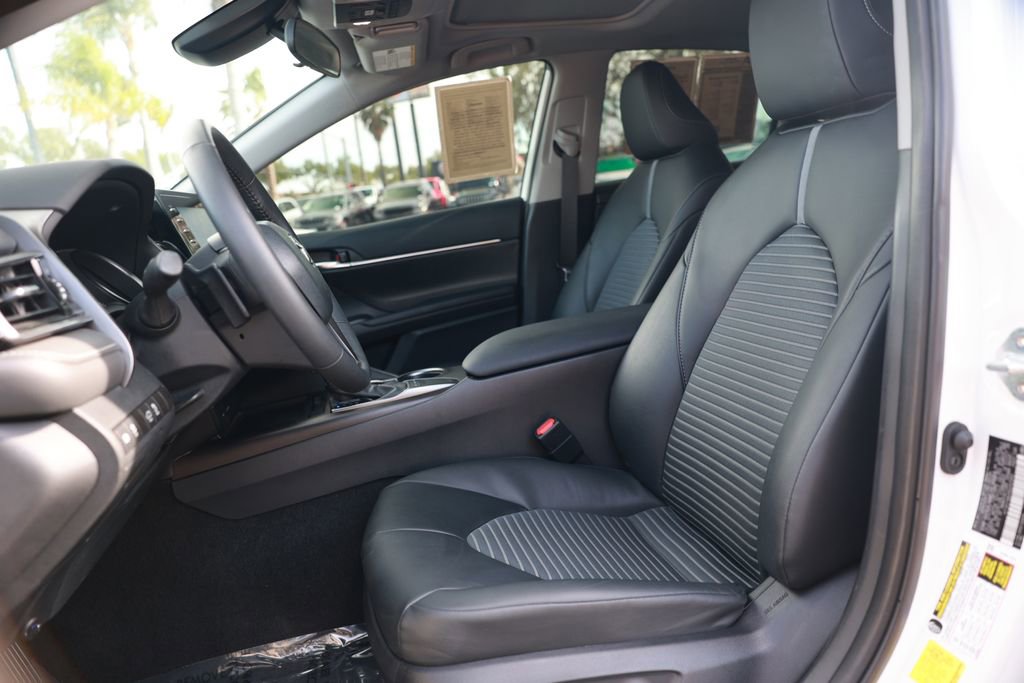 Used 2024 Toyota Camry SE image 17