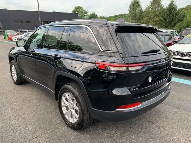 Used 2023 Jeep Grand Cherokee Limited AWD/4WD image 3