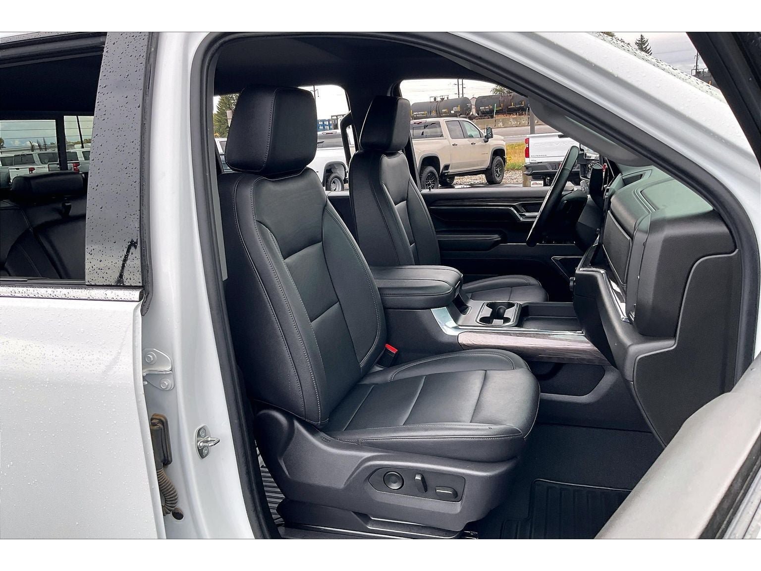Used 2024 Chevrolet Silverado 3500 LTZ w/ LTZ Plus Package AWD/4WD image 8