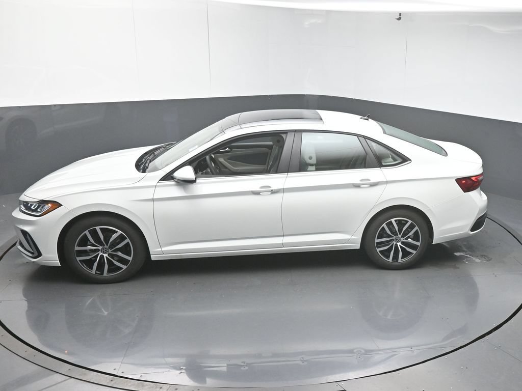 New 2026 Volkswagen Jetta SE FWD image 42