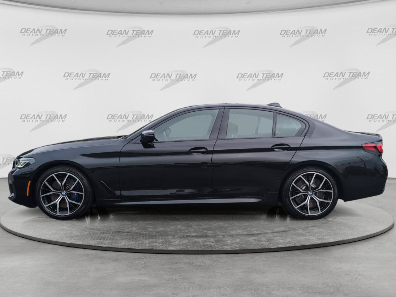 Used 2022 BMW M550i xDrive w/ Executive Package AWD/4WD image 4