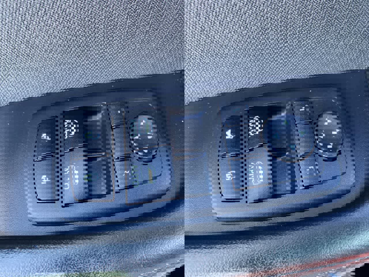 Used 2017 Dodge Challenger SXT image 13