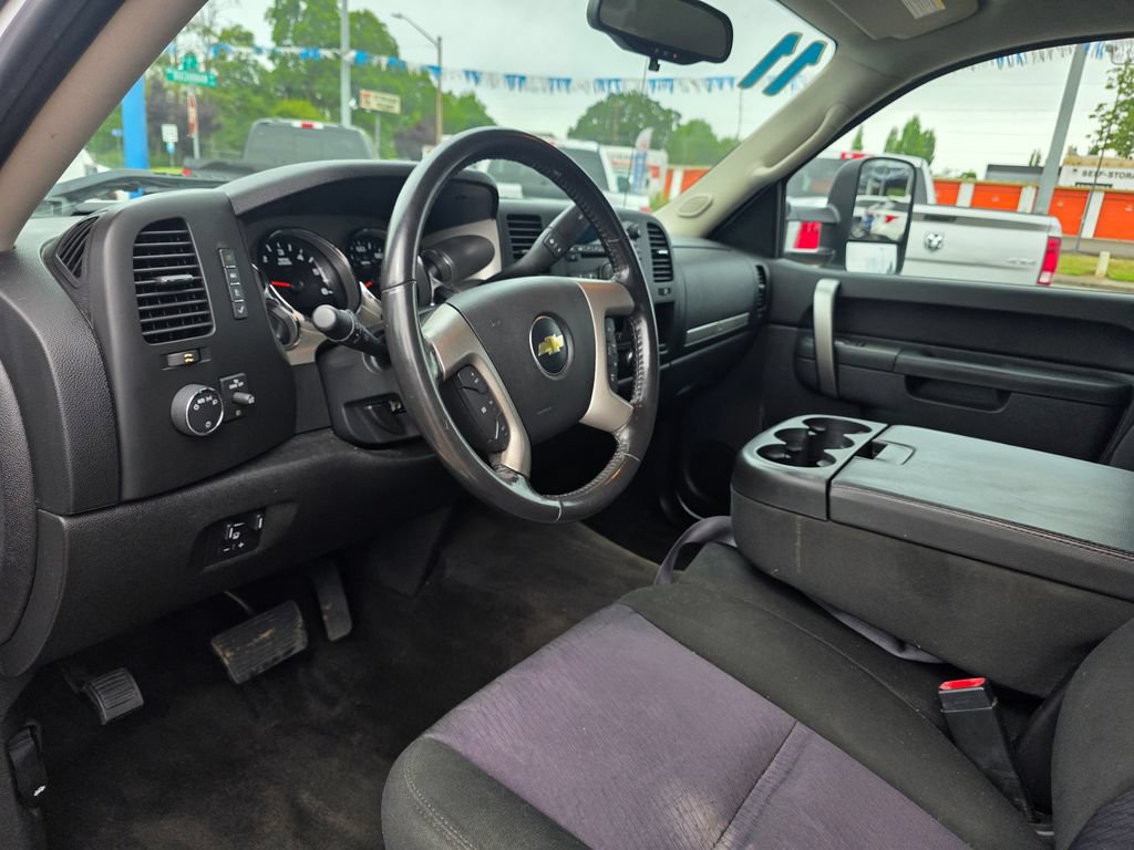 Used 2011 Chevrolet Silverado 1500 LT w/ All-Star Edition AWD/4WD image 9