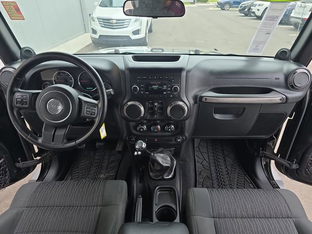 Used 2012 Jeep Wrangler Unlimited Sport AWD/4WD image 15