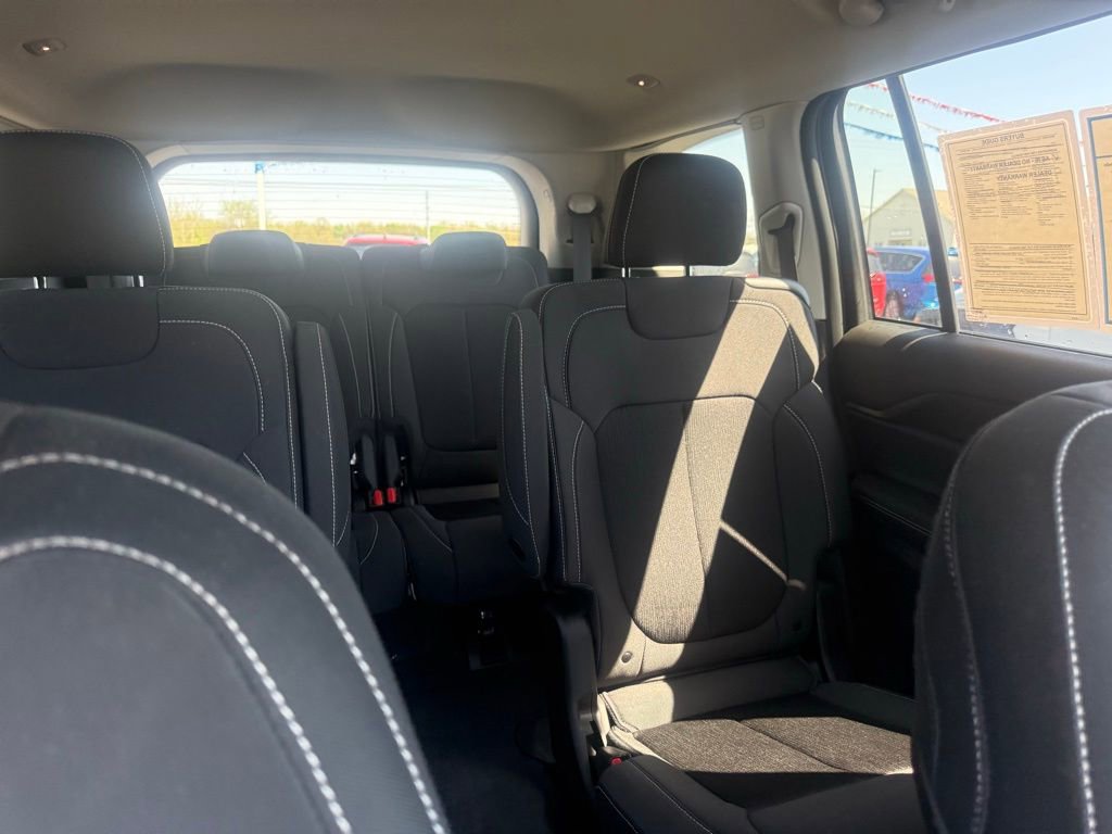 Used 2023 Jeep Grand Cherokee L Laredo AWD/4WD image 62