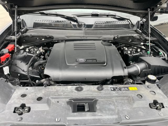 Used 2025 Land Rover Defender 110 S AWD/4WD image 33