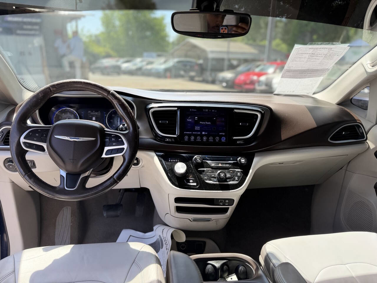Used 2017 Chrysler Pacifica Touring-L FWD image 26