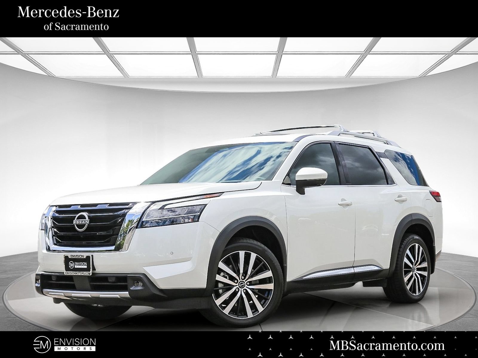Used 2023 Nissan Pathfinder Platinum
