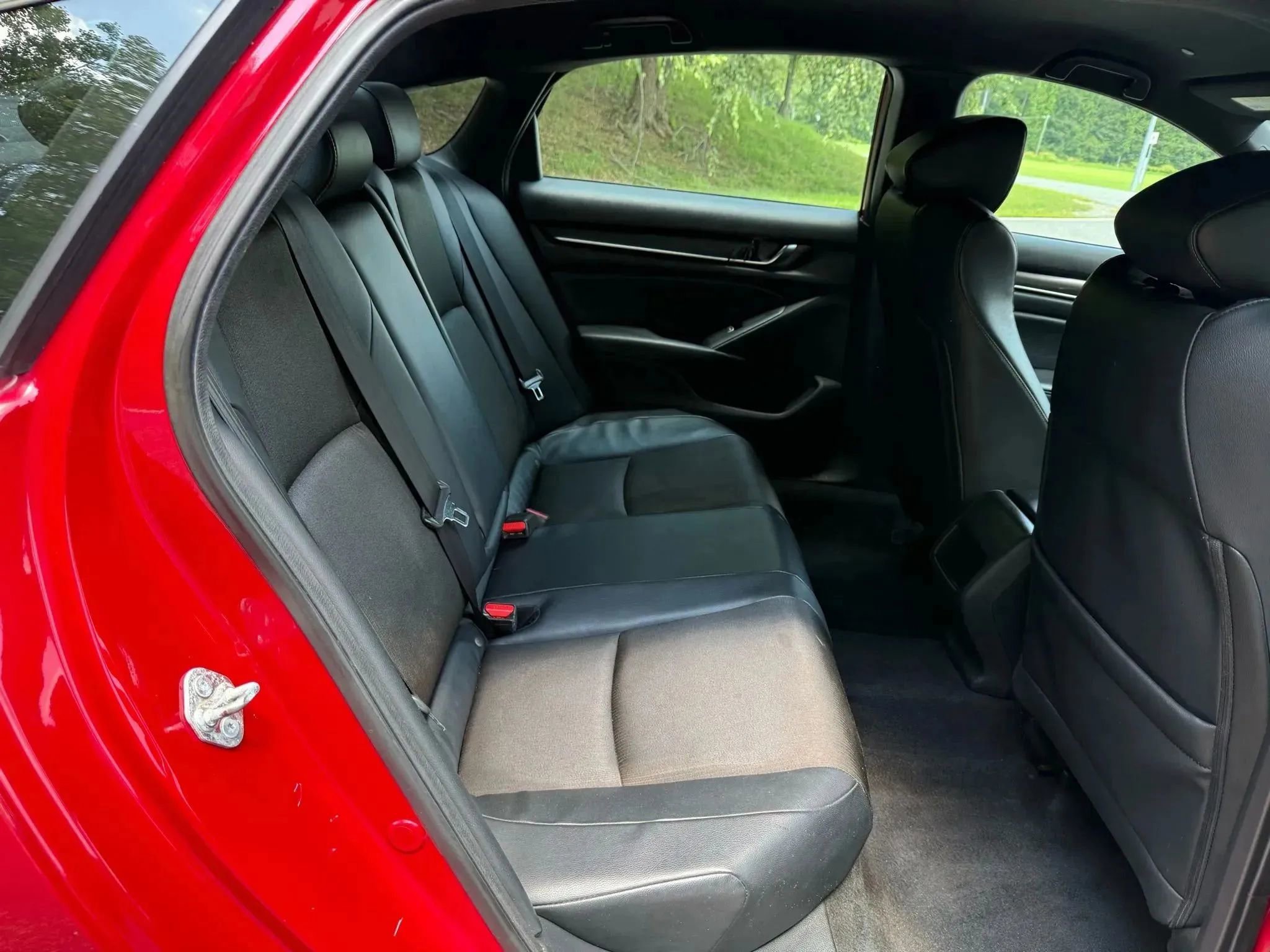 Used 2018 Honda Accord Sport image 19