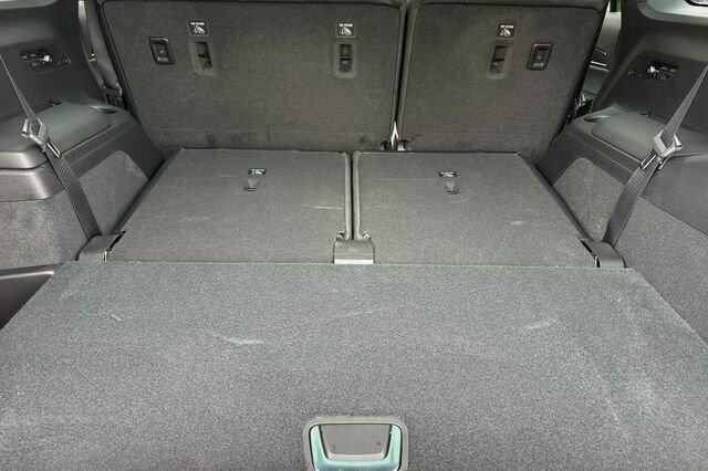 New 2026 Cadillac Vistiq Sport w/ LPO, Floor Liner Package AWD/4WD image 16