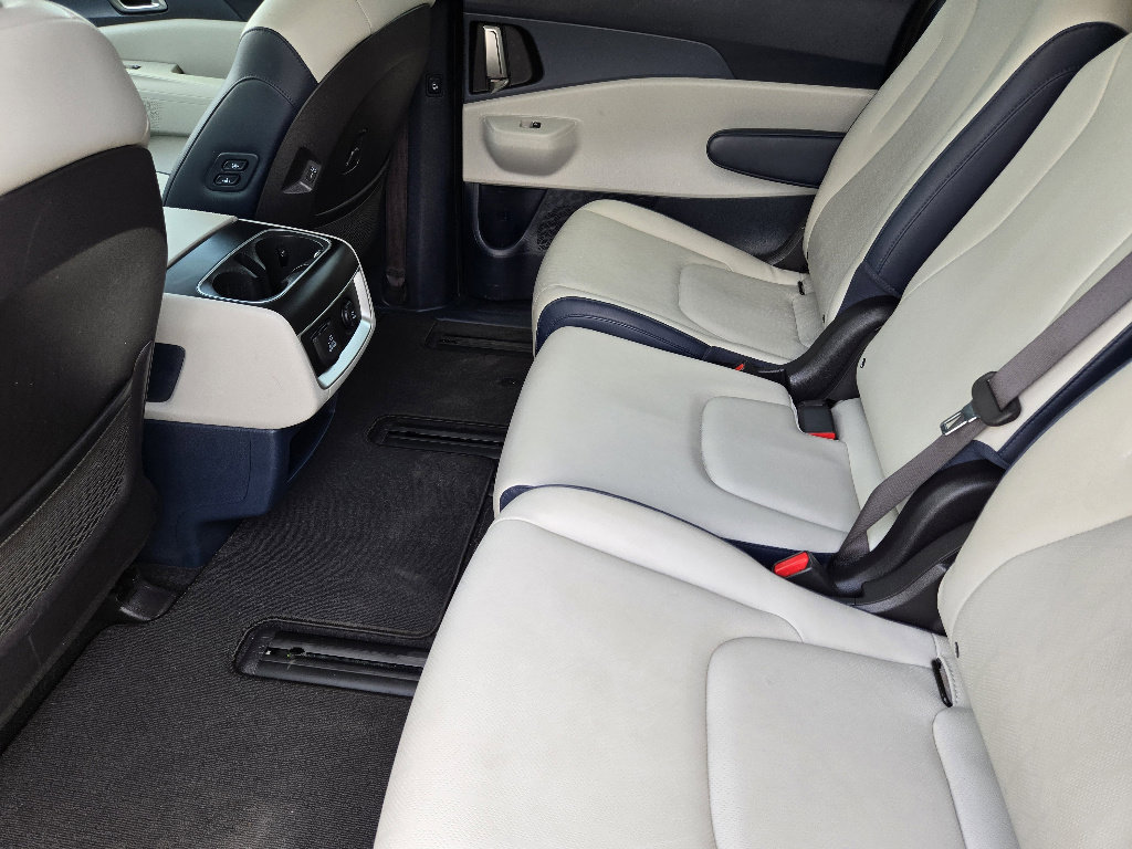 Used 2026 Kia Carnival SX image 29