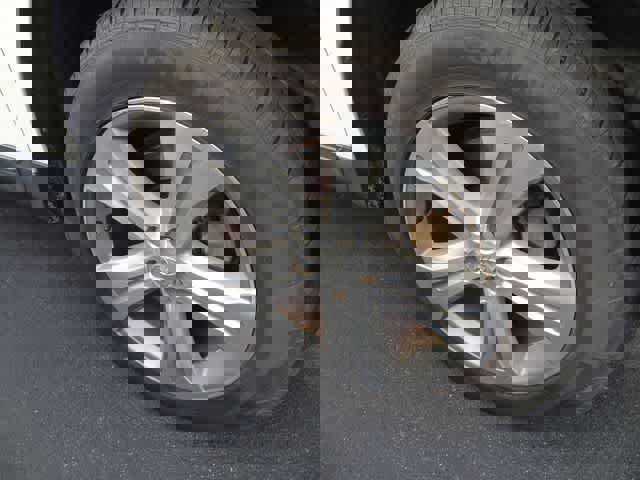 Used 2012 Toyota Highlander Limited w/ Tow Pkg image 17