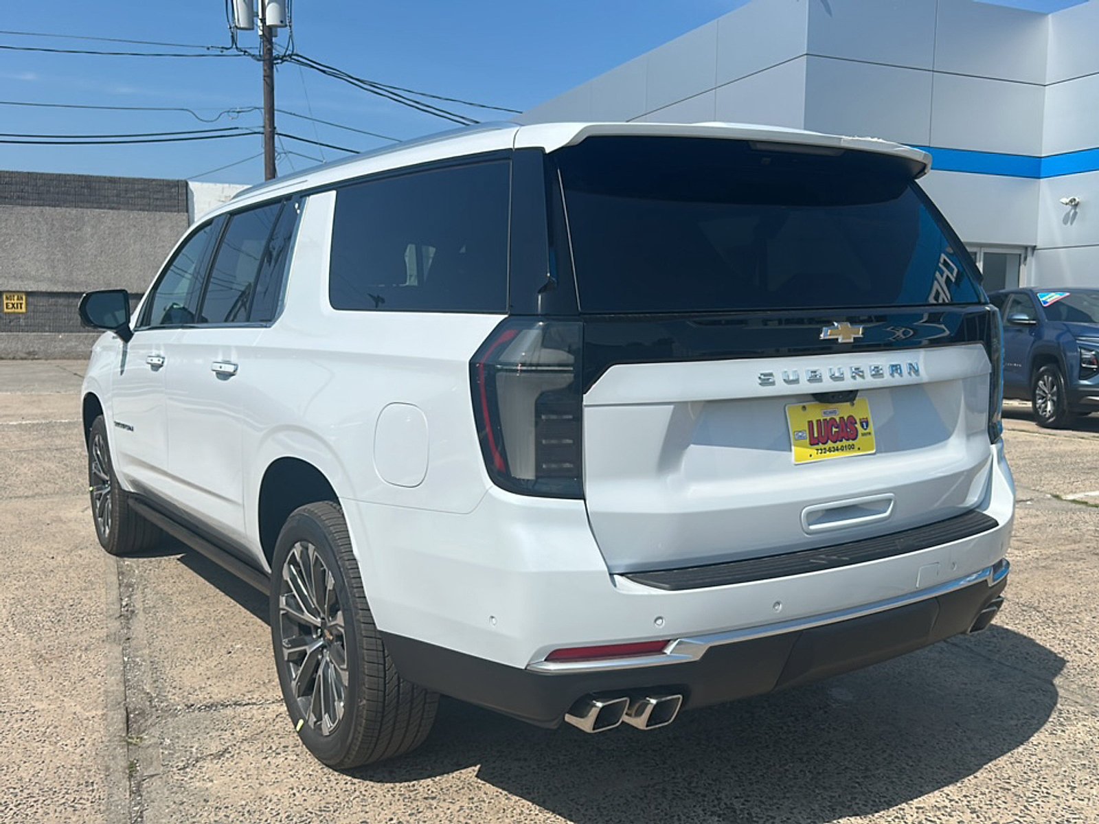 New 2026 Chevrolet Suburban High Country AWD/4WD image 9
