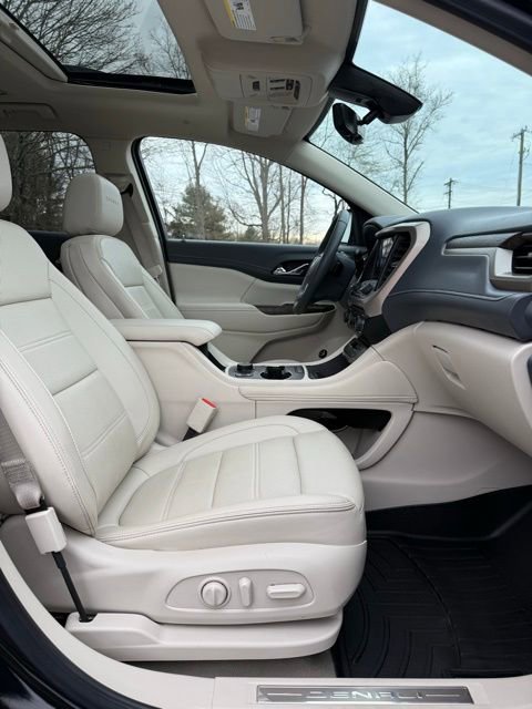 Used 2023 GMC Acadia Denali w/ Denali Ultimate Package image 21
