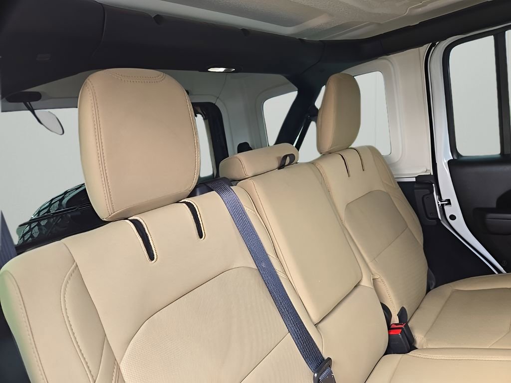 Used 2023 Jeep Wrangler Unlimited AWD/4WD image 17