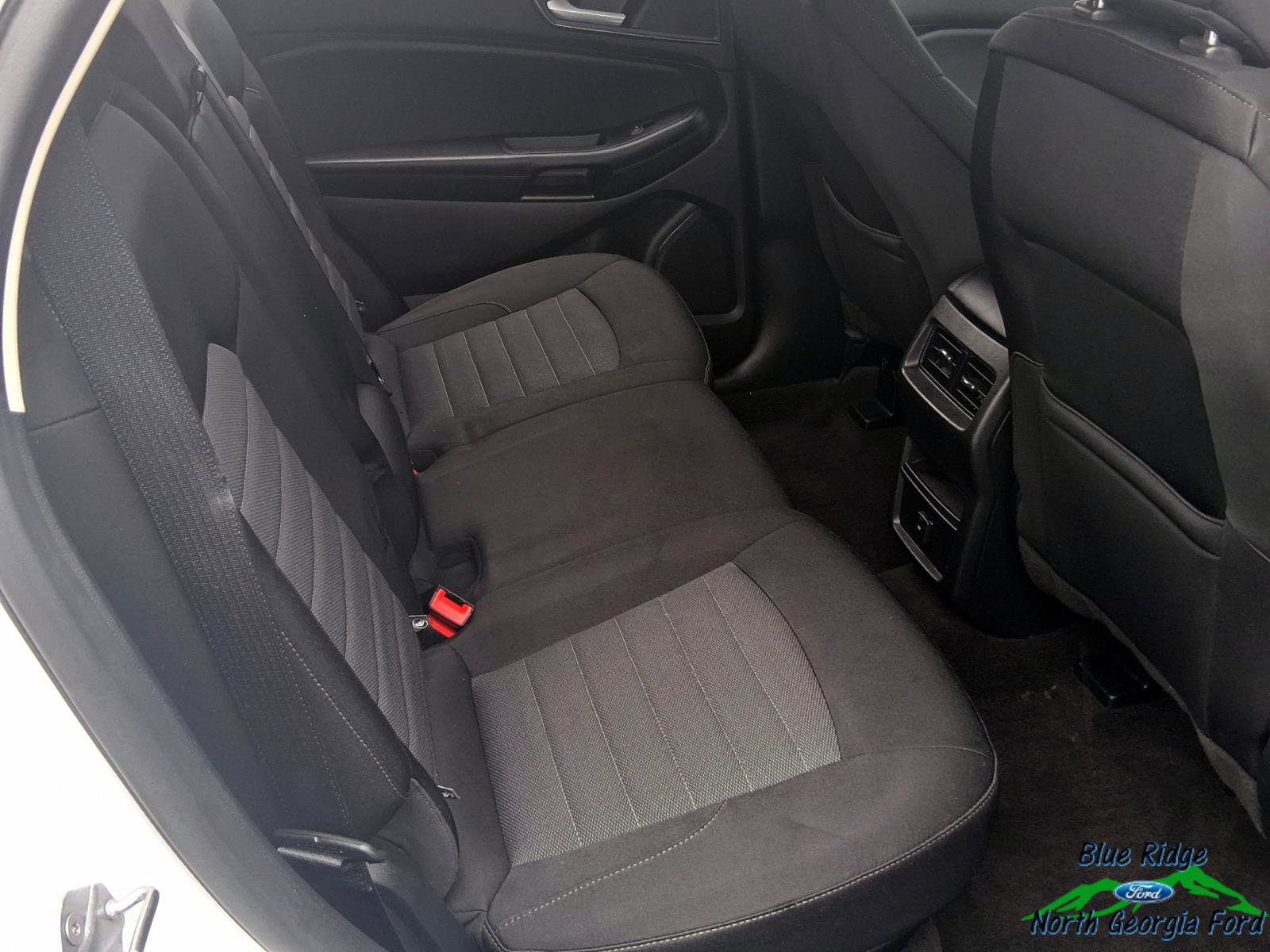 Used 2020 Ford Edge SE FWD image 15