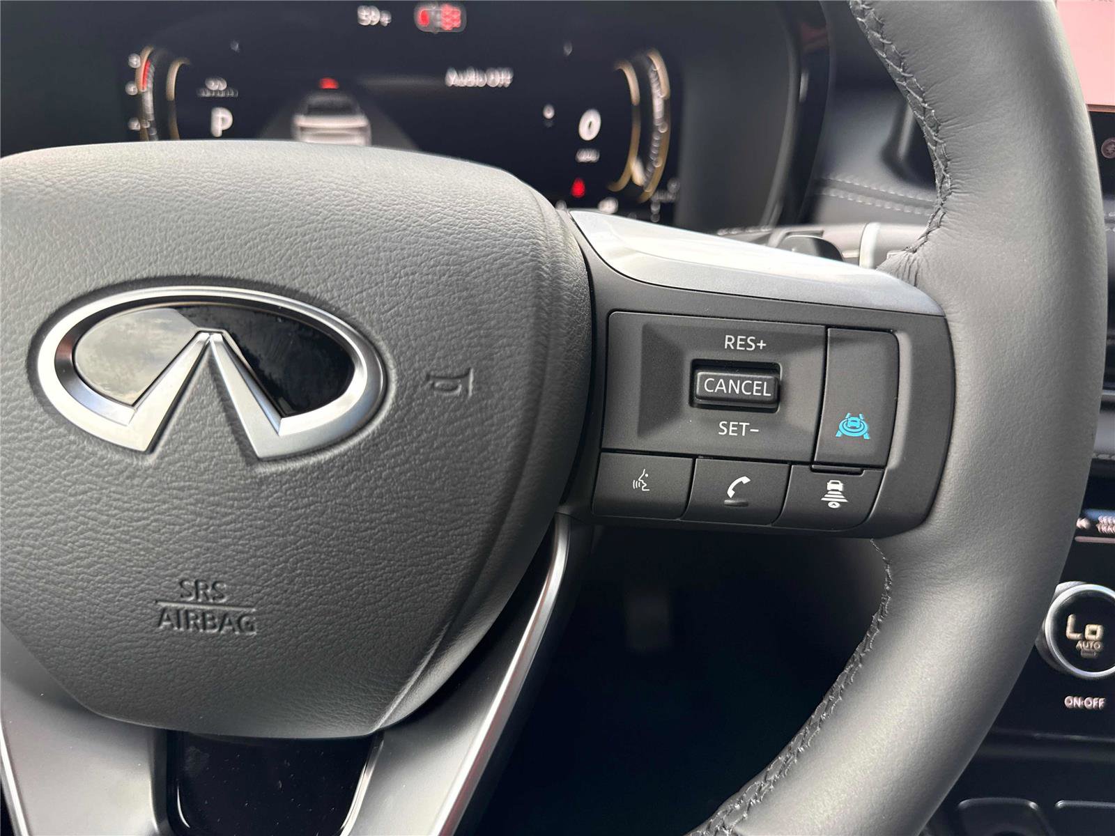 New 2026 INFINITI QX60 Luxe image 18
