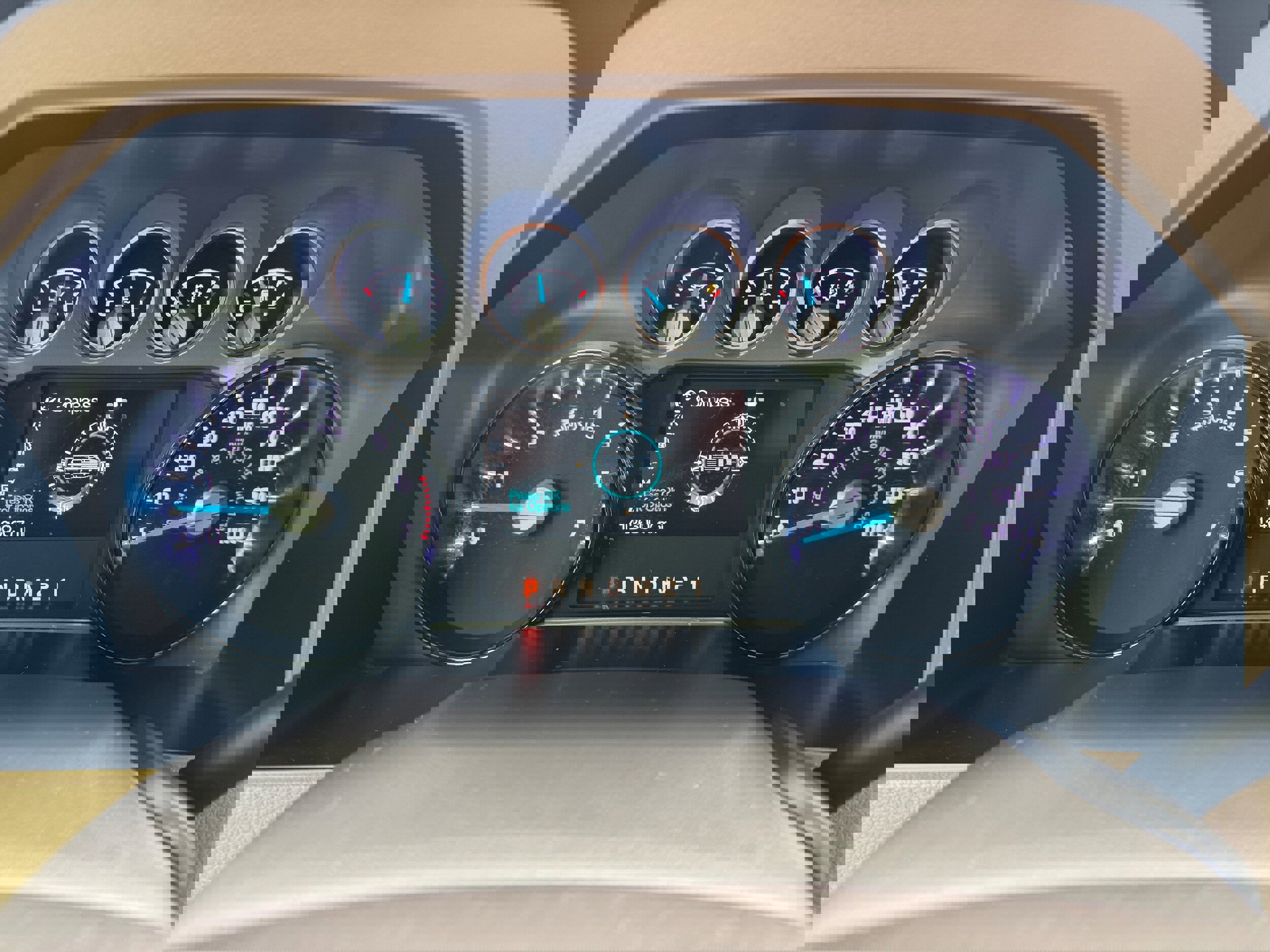 Used 2015 Ford F250 Lariat w/ Lariat Ultimate Package image 17