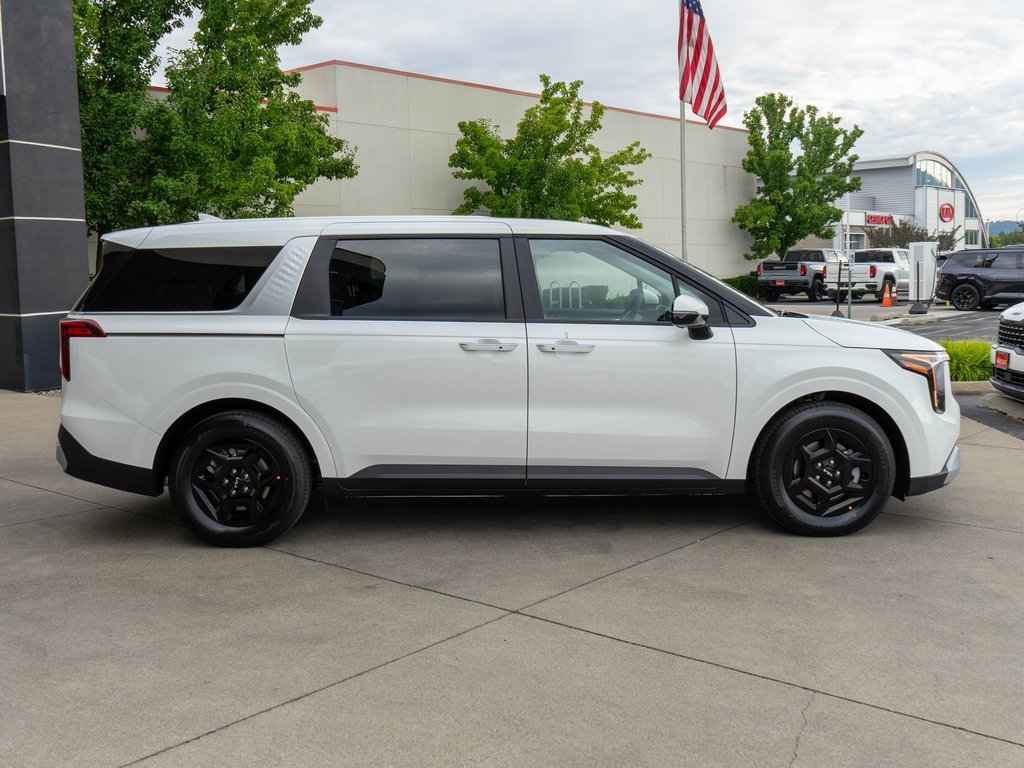 New 2026 Kia Carnival LX image 8