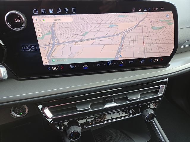 New 2026 Chevrolet Traverse LT w/ Sun and Wheel Package image 11