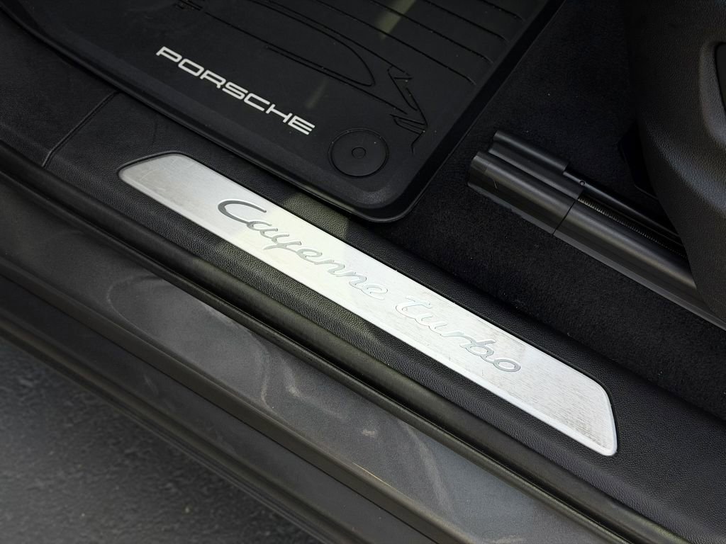 Used 2021 Porsche Cayenne Turbo AWD/4WD image 24
