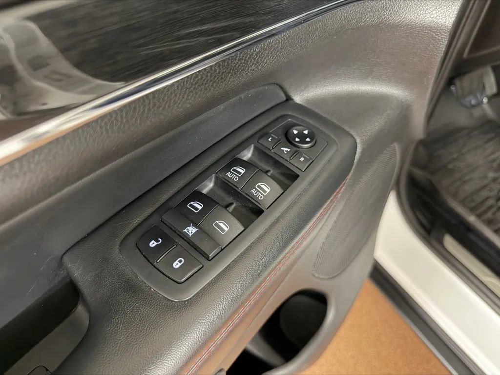 Used 2021 Jeep Grand Cherokee Trailhawk AWD/4WD image 17