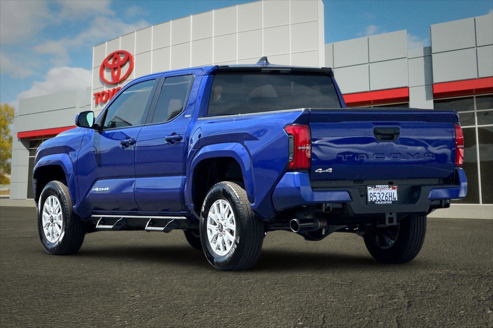 Certified 2025 Toyota Tacoma SR5 AWD/4WD image 5