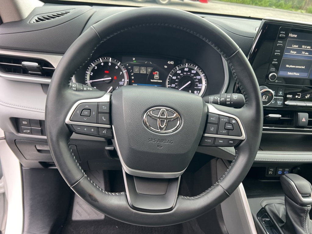 Used 2022 Toyota Highlander XLE image 14