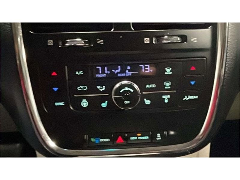 Used 2011 Chrysler Town & Country Touring-L w/ Entertainment Group #2 FWD image 13