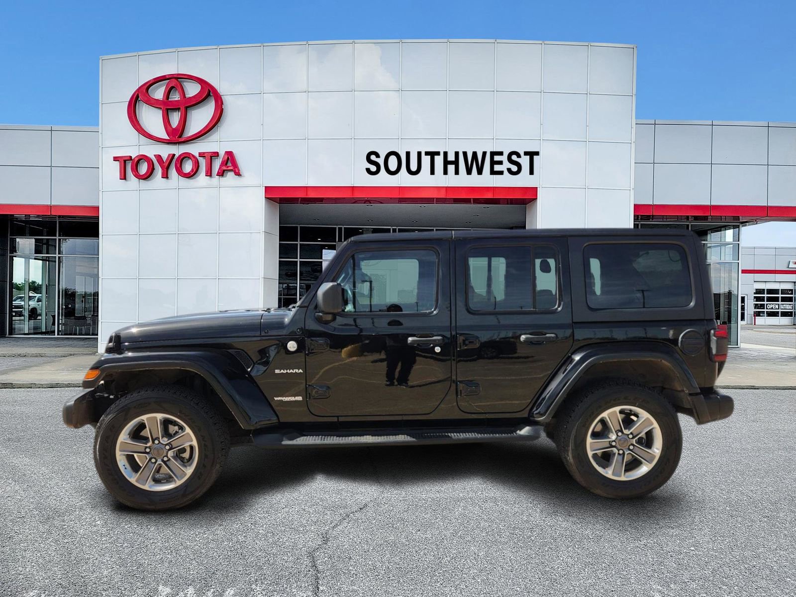 Used 2021 Jeep Wrangler Unlimited Sahara image 3