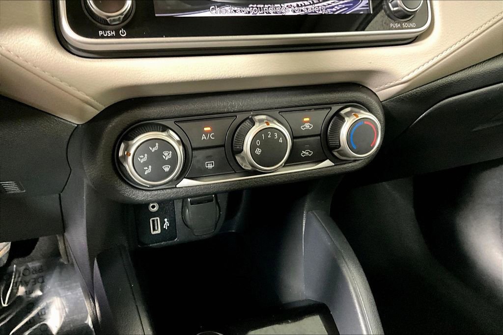 Used 2021 Nissan Versa SV image 32