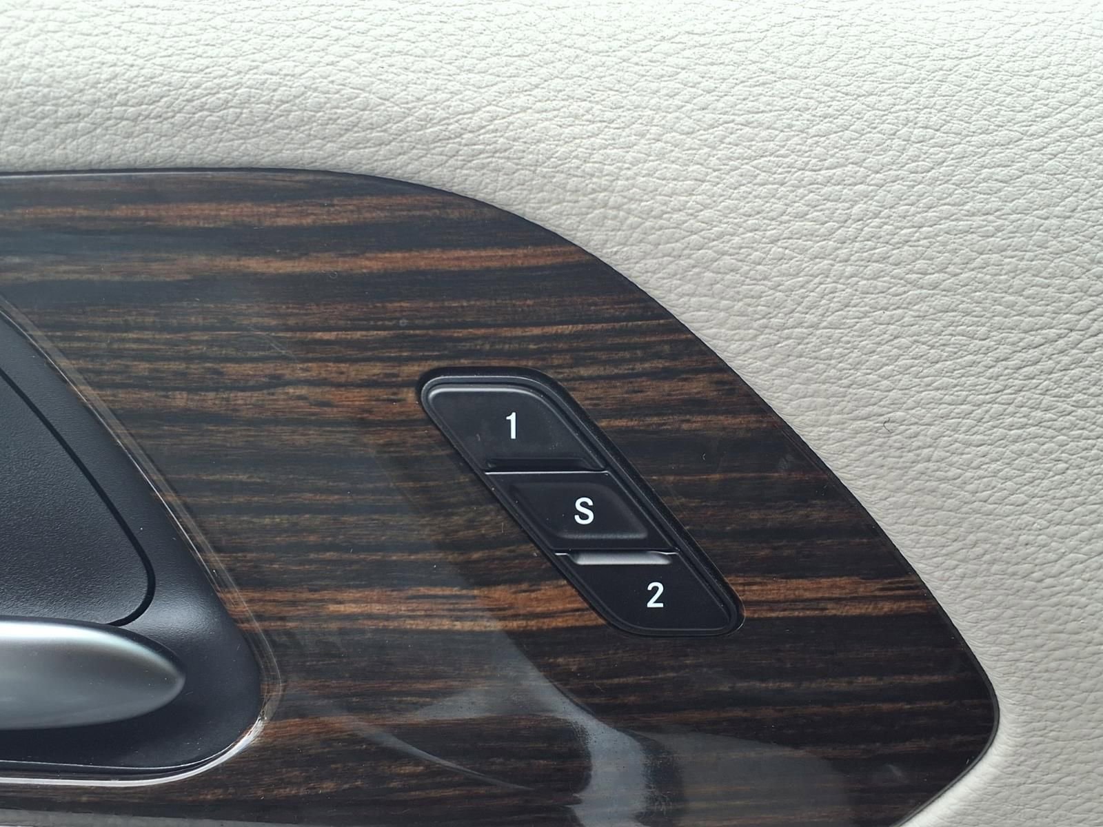 Used 2023 Chrysler Pacifica Limited image 7