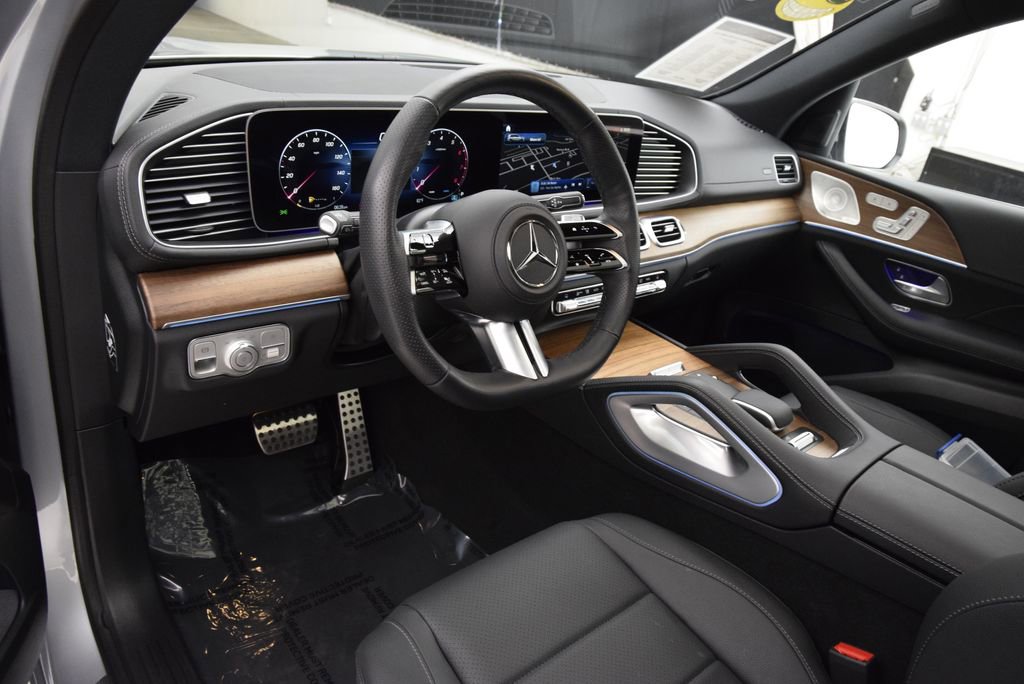Used 2025 Mercedes-Benz GLS 450 4MATIC image 21