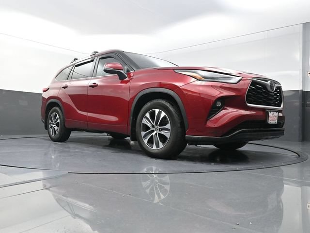 Used 2023 Toyota Highlander XLE AWD/4WD image 31