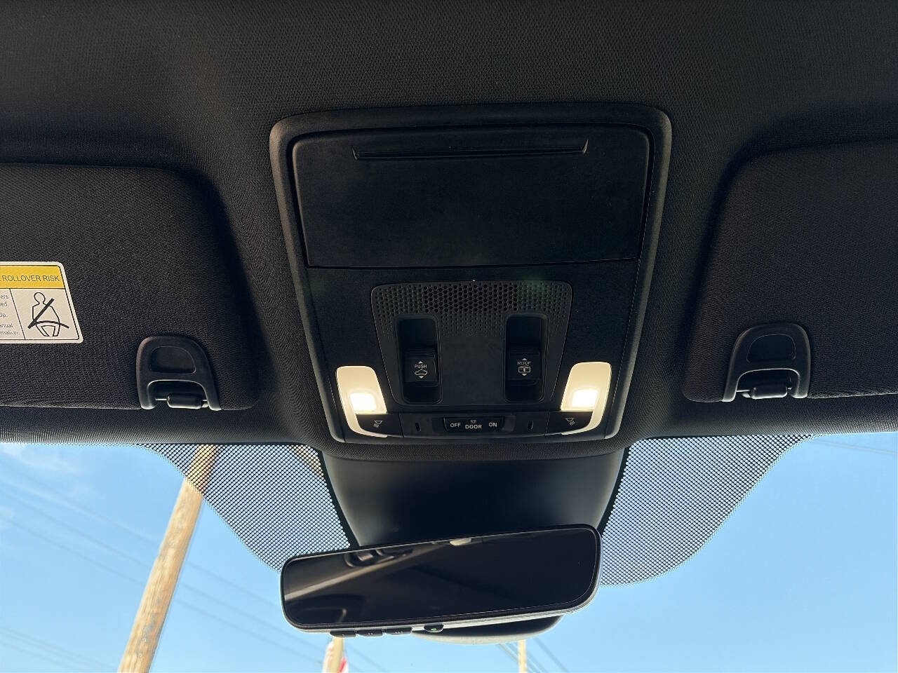 Used 2025 Honda Pilot TrailSport image 41